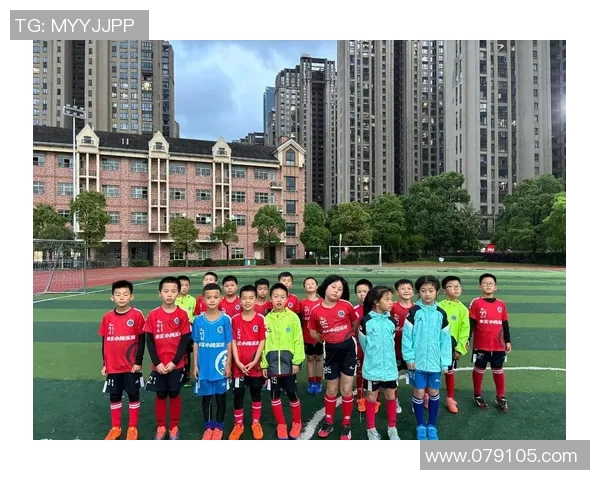 从小梦想到绿茵场小孩如何成长为足球明星的励志故事